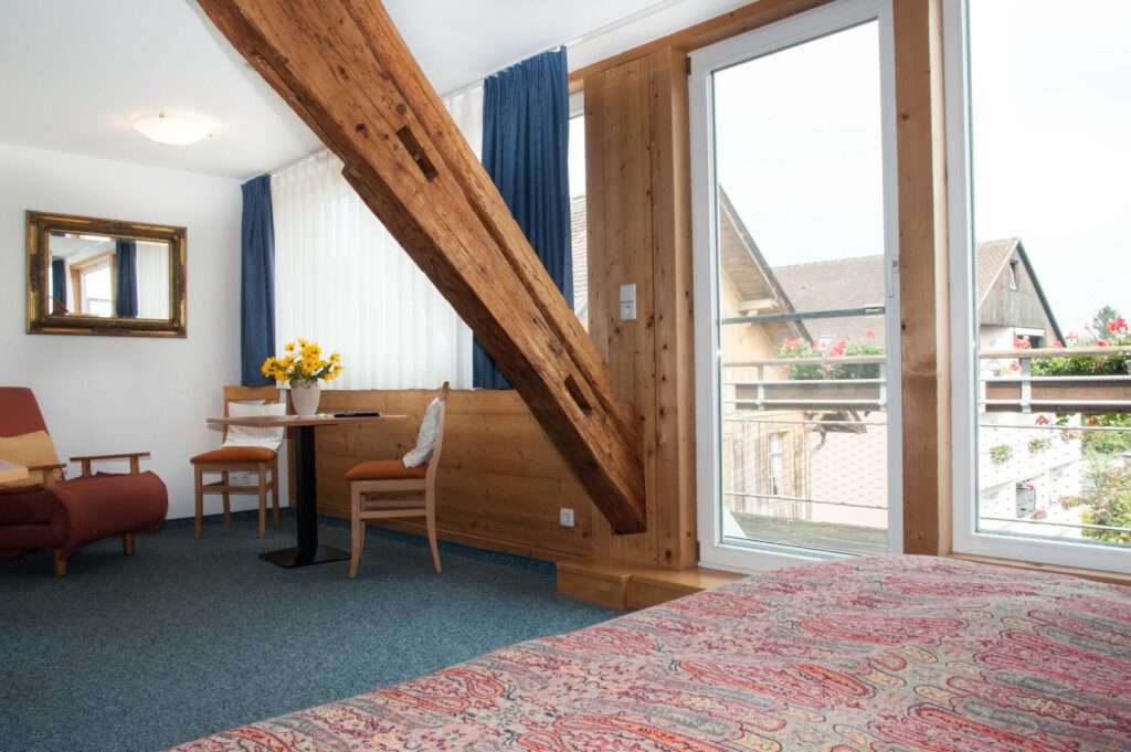 Komfort-Doppelzimmer mit Balkon und Seesicht